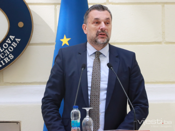 Konaković: Kako Srbi takvog Dodika zovu liderom?