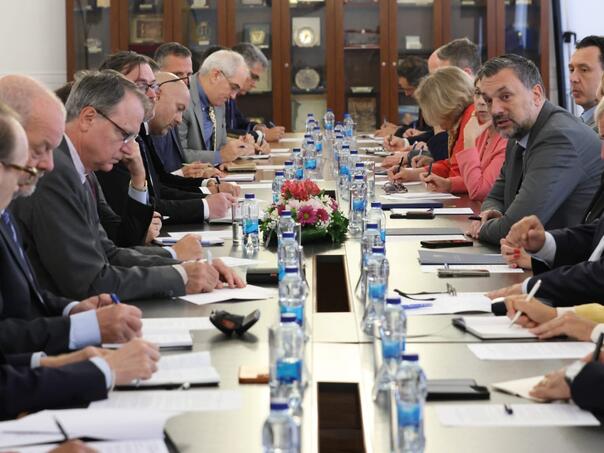 Konaković okupio ambasadore SAD, EU, NATO-a: Dodik, referendum, prijetnje...