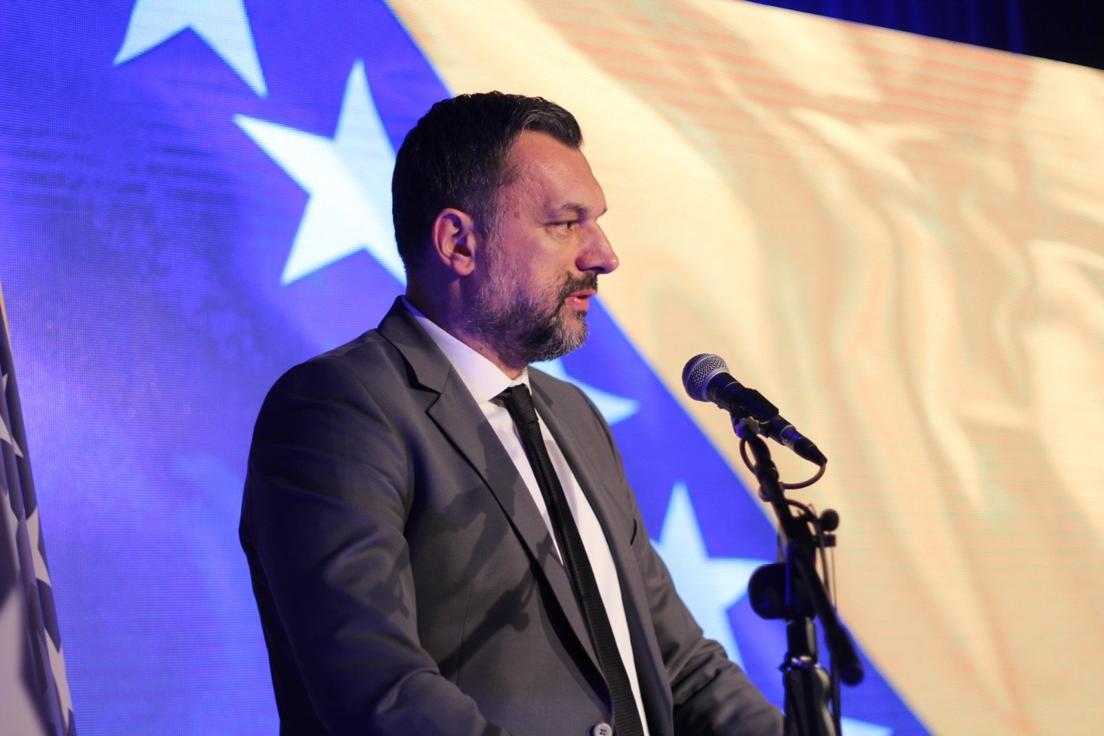 Konaković o SNSD-u: Ni glave ni repa, samo halabuka