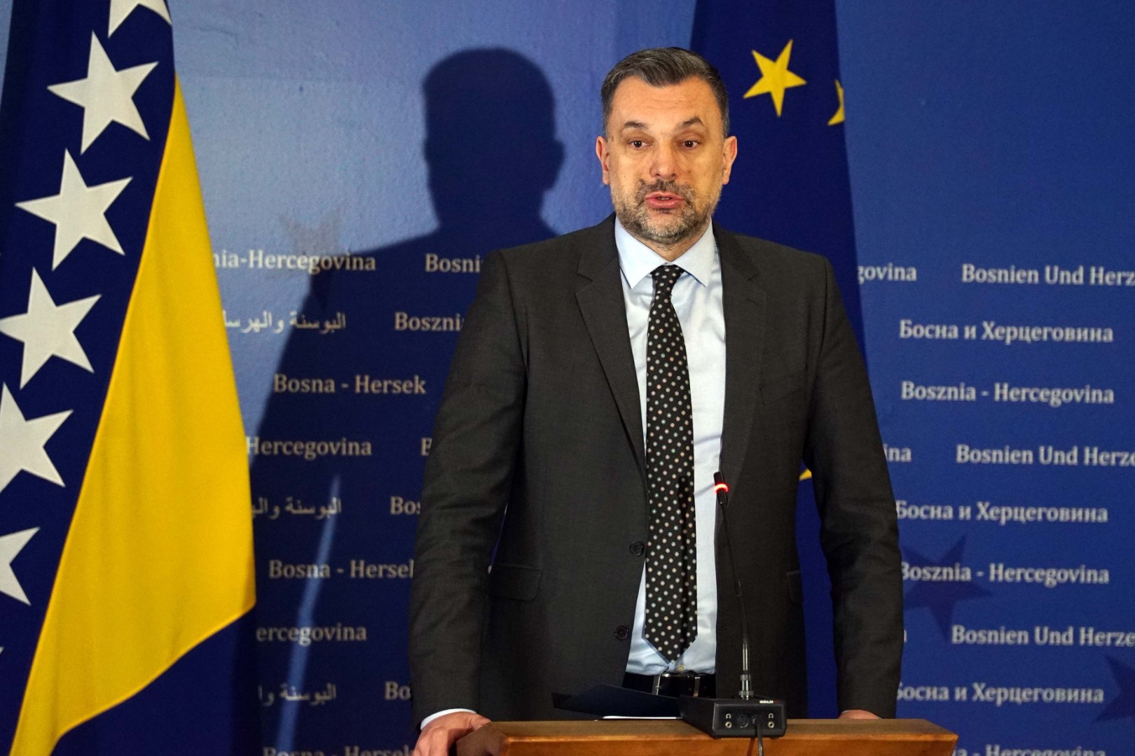 Konaković: Odluka Schmidta o CIK-u nije dobra