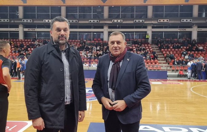 Konaković s Dodikom na košarkaškoj utakmici u Laktašima
