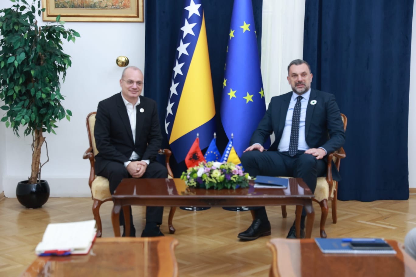 Konaković s Hasanijm: Snažna podrška Albanije BiH