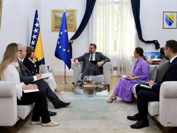 Konaković s predstavnicom OSCE-a za slobodu medija Teresom Ribeirom govorio o evropskim standardima