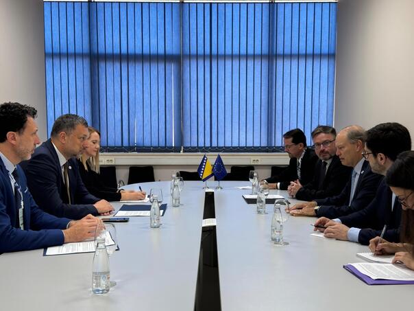 Konaković sa specijalnim predstavnikom Francuske za Zapadni Balkan Reneom Troccazom