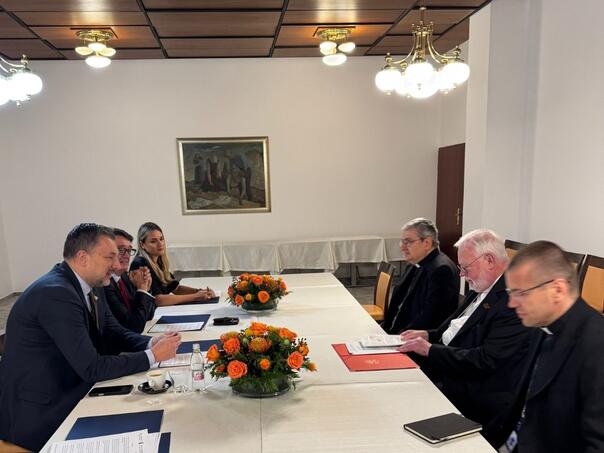 Konaković sa zvaničnikom iz Vatikana: Važnost međureligijskog dijaloga