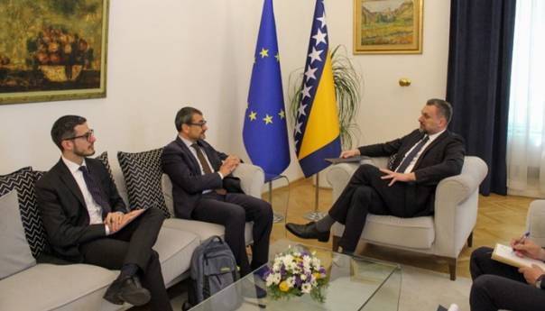 Konaković sa direktorom Ureda za Jadransku regiju i Balkan MVP-a Italije Andreom Casconeom