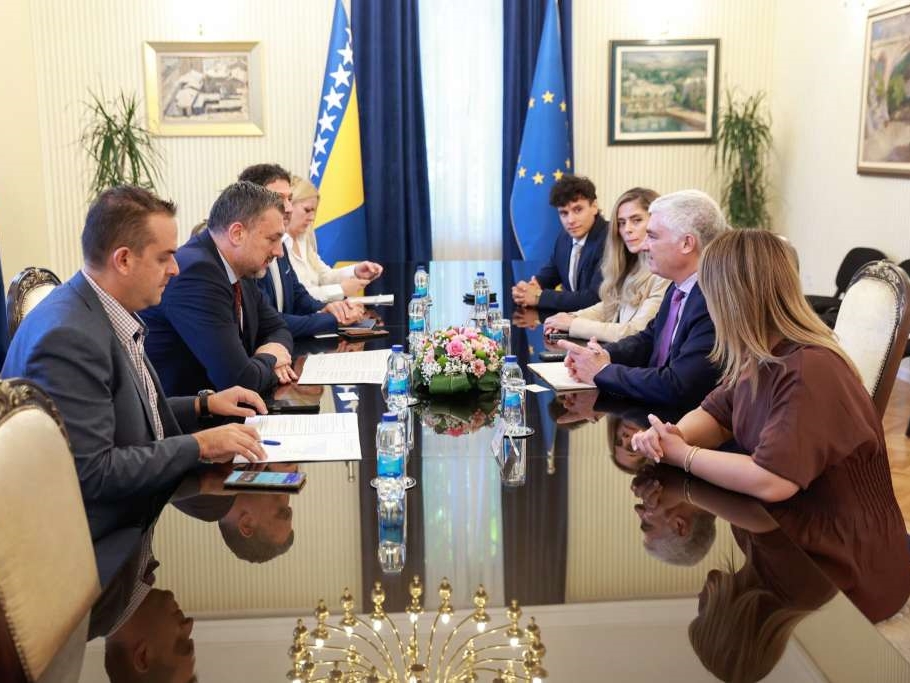 Konaković se sastao sa Jeffom Barrom, potpredsjednikom kompanije Amazon Web Services