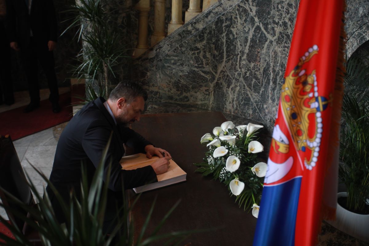 Konaković se upisao u knjigu žalosti u Beogradu