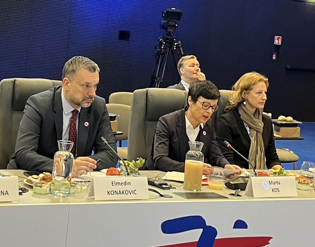Konaković u Varšavi: Dodik podriva mir u BiH i regionu
