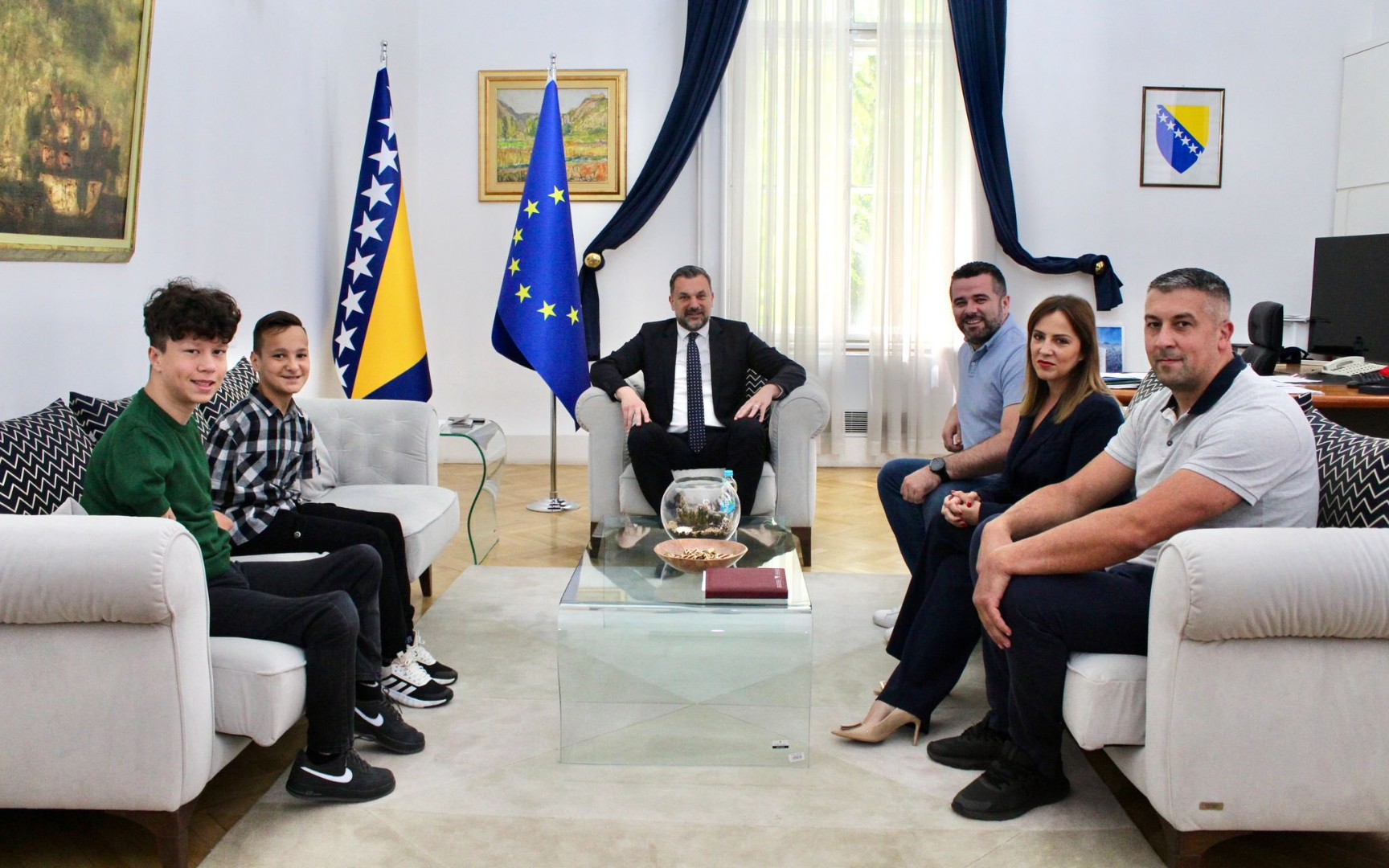 Konaković ugostio Zulfića i Barlova, uručio im i diplomatske pasoše