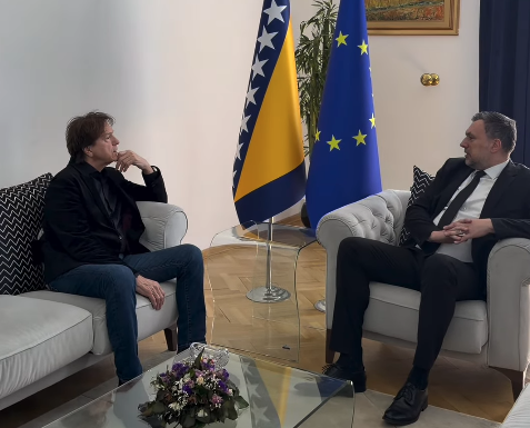 Konaković uručio diplomatski pasoš Zdravku Čoliću