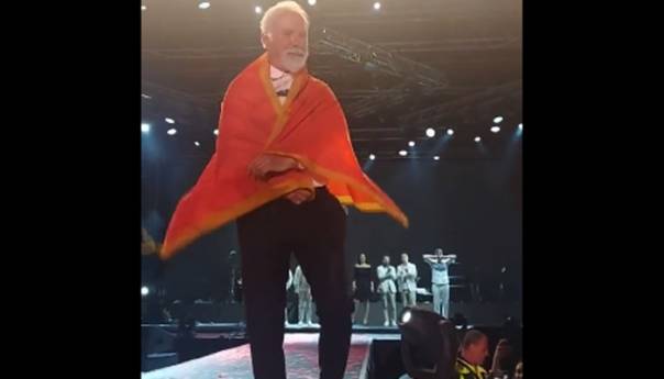 Koncert Dine Merlina oborio rekorde posjećenosti, stigao i Abazović