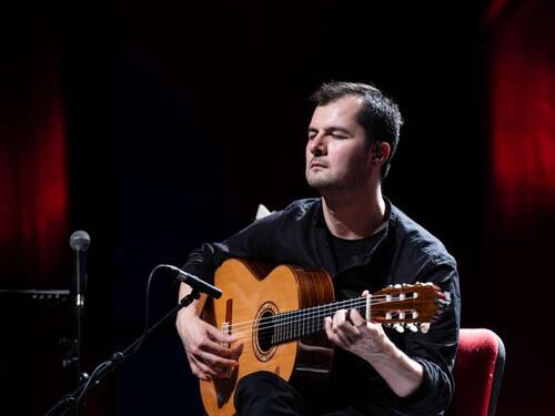 Koncert Mirze Redžepagića otvara specijalni program Narodnog pozorišta 'Pozorišne notte'