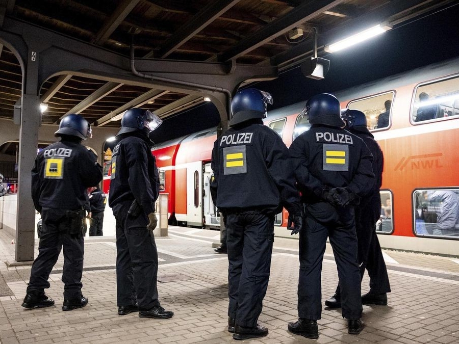 Kondukter preminuo nakon brutalnog napada putnika bez karte