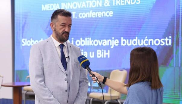 Konferencija 'Medijske inovacije i trendovi' o aktuelnim pitanjima za novinarstvo i medijski svijet