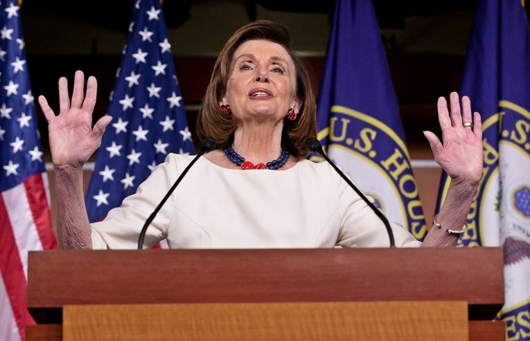 Kongres SAD-a usvojio paket pomoći vrijedan 1.000 milijardi dolara