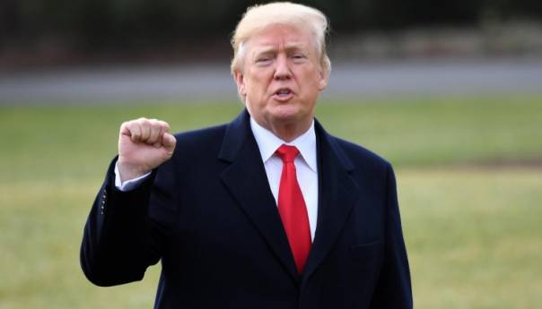 Kongresmen Clyburn: Možemo opozvati Trumpa za sedmicu dana