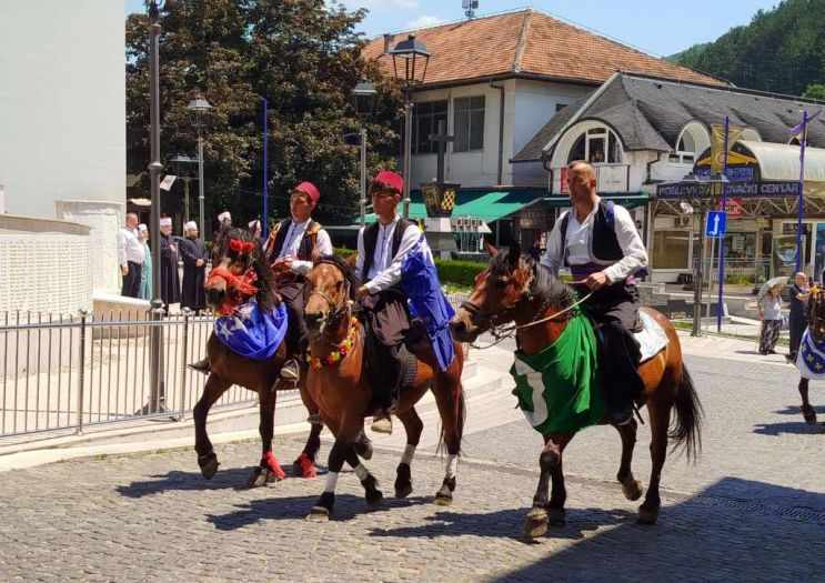 Konjanici iz Jajca krenuli u Prusac na "Dane Ajvatovice"