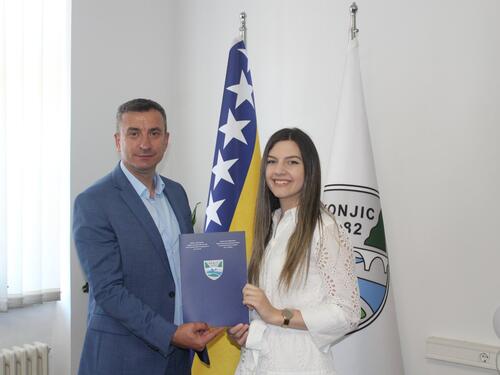 Konjic: Najuspješniji studenti nagrađeni sa 1500 KM