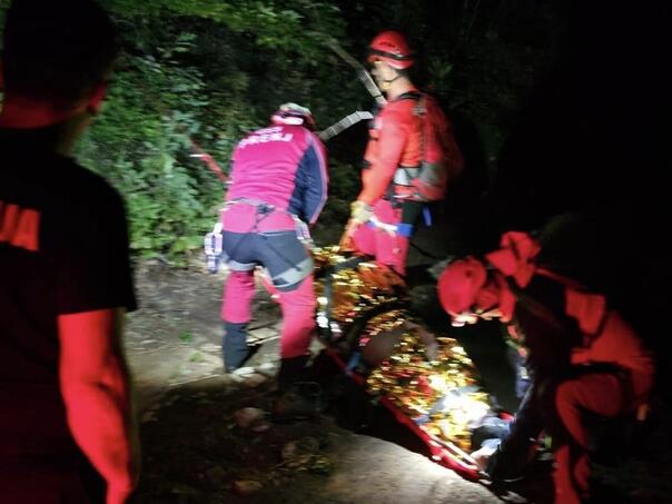 Konjic: Vozilo se samo pokrenulo i završilo u provaliji, smrtno stradao suvozač