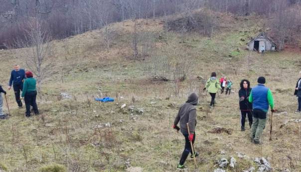 Konjički planinari u akciji pošumljavanja – pošumljavanje izvršeno na dijelu lokaliteta Rapti, u podnožju Prenja