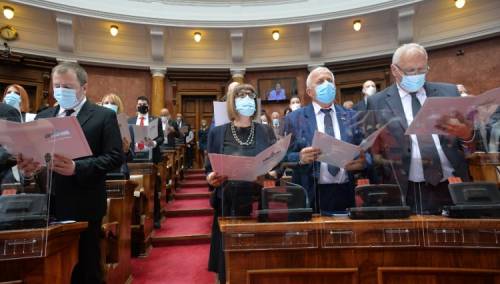 Konstituisana Skupština Srbije, poslanici položili zakletvu