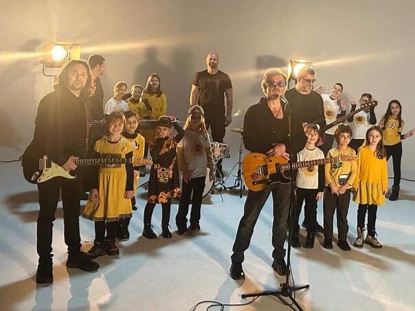 Konvoj poklanja singl na 1. mart: "Čista i ponosna jednom ćeš blistati"