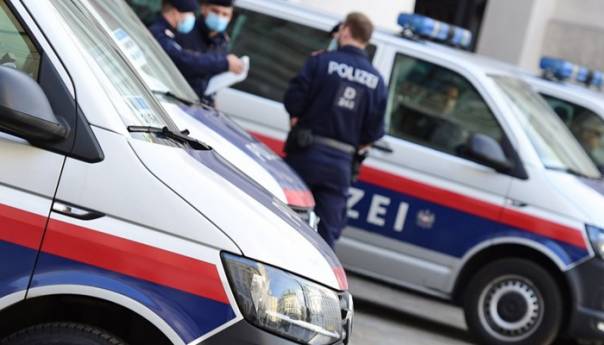 Konzumirali 'čarobne gljive' na zabavi, jedan mladić zadavljen