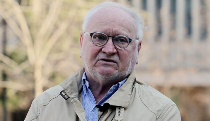 Korać: Vučić ne podnosi nikog sem laskavaca oko sebe