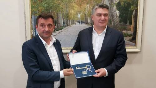 Kordić bez znanja Gradskog vijeća dodijelio ključ Grada Milanoviću!?