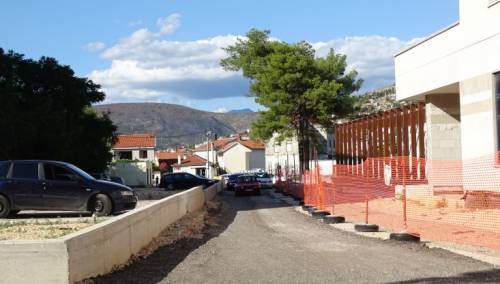 Kordić: Nedopustivo je da ulaz u Stari grad izgleda kao da je rat jučer stao