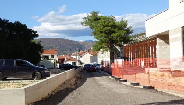 Kordić: Nedopustivo je da ulaz u Stari grad izgleda kao da je rat jučer stao