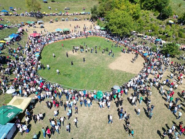 Korida u Goduši: Mladić izgubio novčanik, publika mu ga vratila s više novca nego što je imao