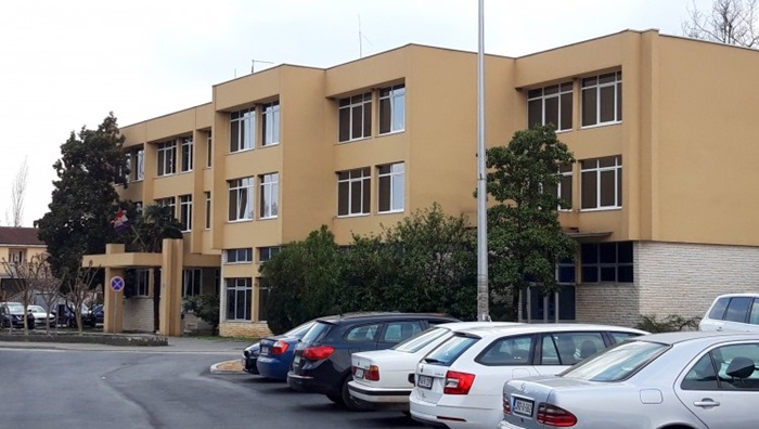 'Korona zakonom' smanjene plaće proračunskim korisnicima ZHK-a