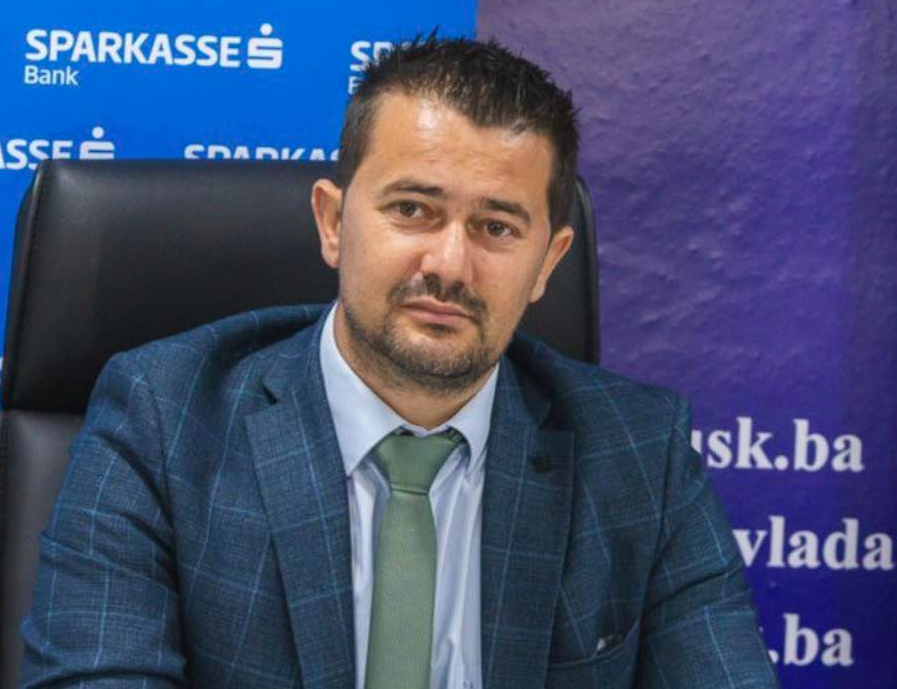 Korupcija u USK: Uhapšen ministar, od jutros pretresi