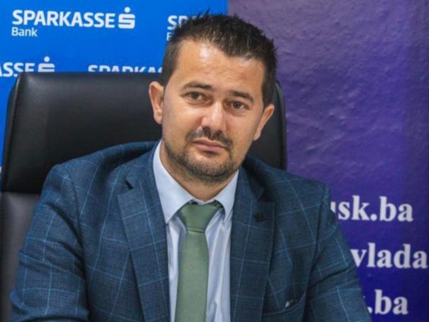 Korupcija u USK: Uhapšen ministar, od jutros pretresi
