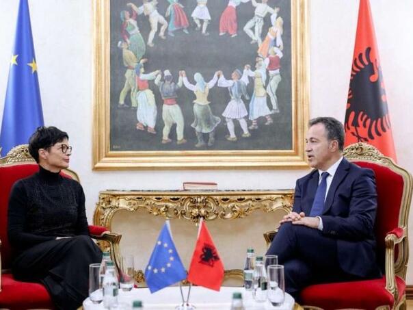 Kos: Prošitenje EU čini Evropu jačom