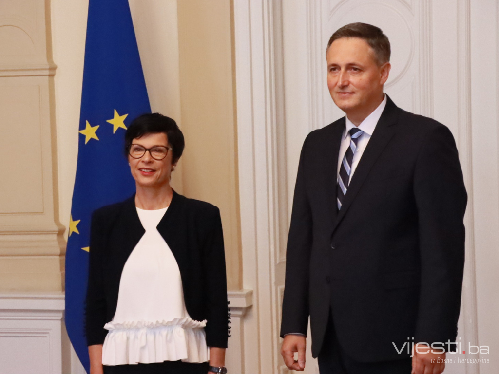 Kos stigla u Predsjedništvo BiH, Cvijanović se nije pojavila