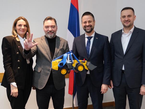 Košarac i Amidžić na sjednicu stižu s bagerom