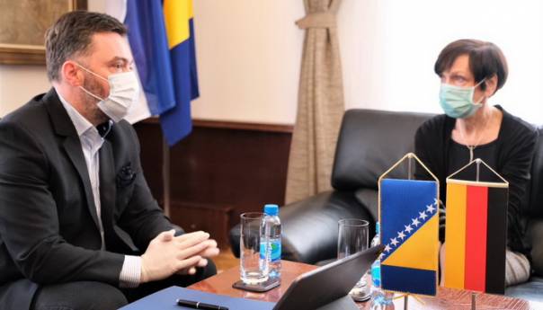 Košarac i Uebber o problemu detaširanih radnika iz BiH u Njemačkoj