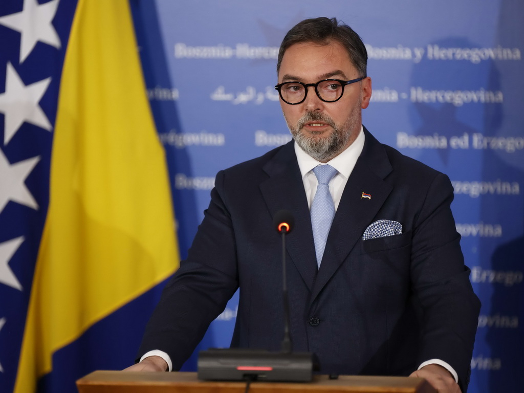 Košarac kritikovao Krišto: Ne mogu da vjerujem da kaže da je ne interesuju stavovi Vlade FBiH i Vlade RS