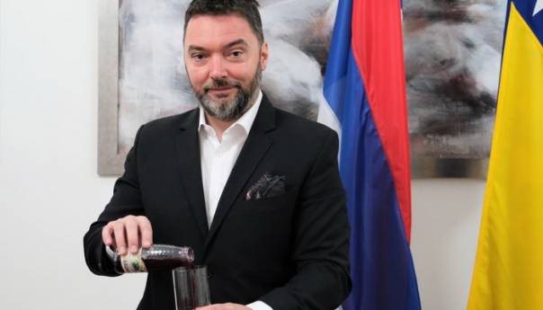 Košarac: Naše kompanije zapošljavaju naše građane, kupujmo domaće!