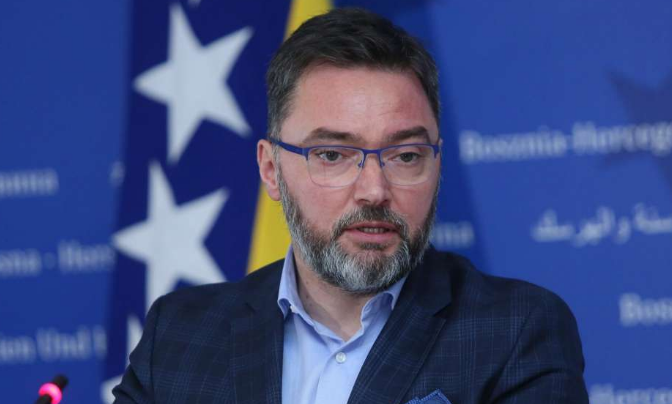 Košarac o nižoj carinskoj stopi na uvoz novih električnih i hibridnih vozila