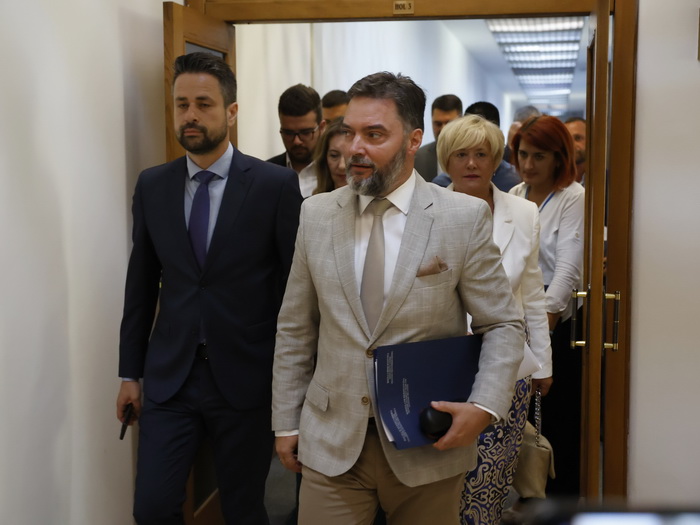 Košarac okuplja Srbe iz institucija BiH: Razgovor o povlačenju