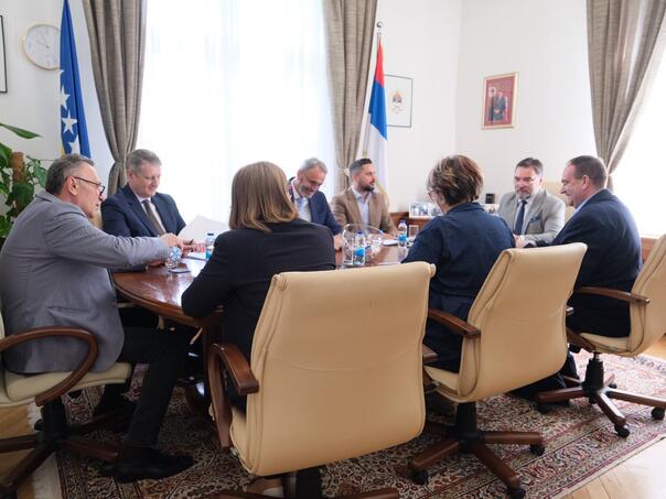 Košarac prozvao EU: Prevoznike iz BIH tretirate kao ilegalne migrante