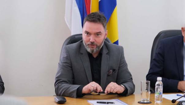 Košarac: Razvijati namjensku industriju koja donosi visoke prihode
