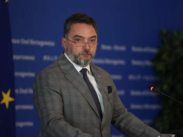 Košarac: Reformsku agendu usvojili jer je rekao Dodik