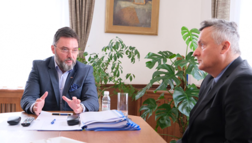 Košarac s ministrima o produženju zabrane izvoza proizvoda od drveta