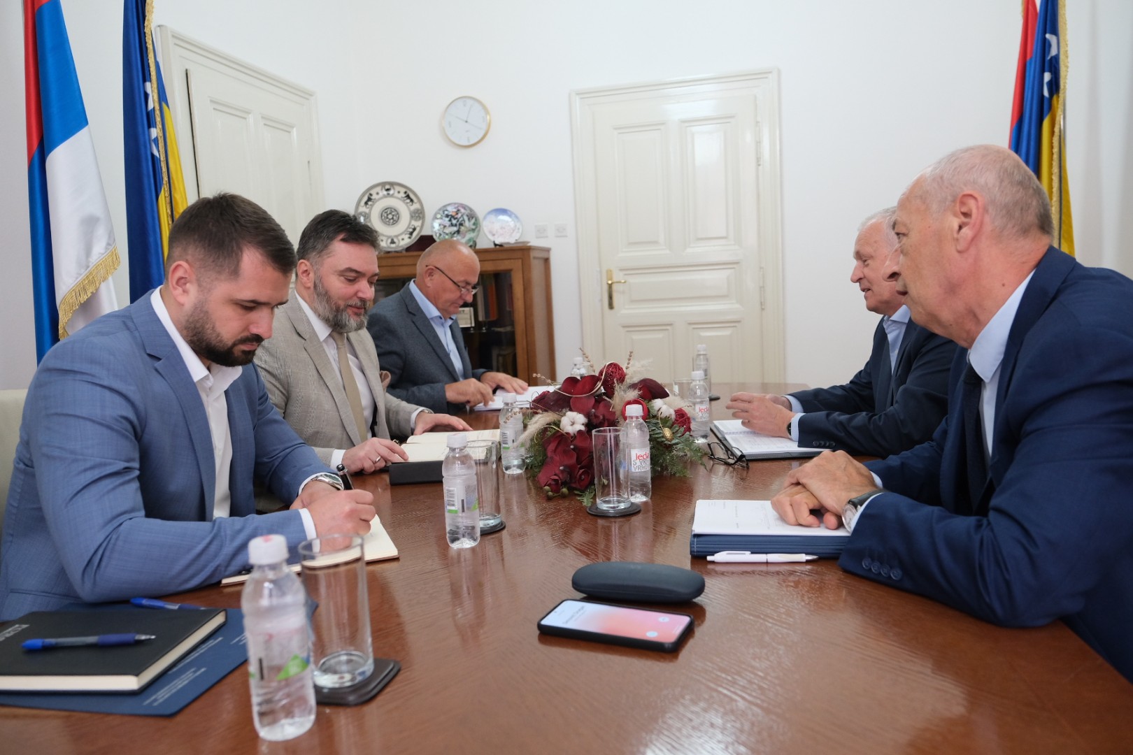 Košarac sa predstavnicima komorskog sistema: Podrška inicijativi o zabrani izvoza oblovine