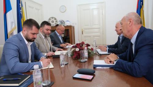 Košarac sa predstavnicima komorskog sistema: Podrška inicijativi o zabrani izvoza oblovine